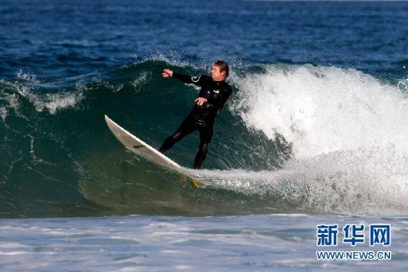 陇西县举行2024年春节文旅商贸促消费活动暨古莱坞•奥特莱斯运营启动仪式